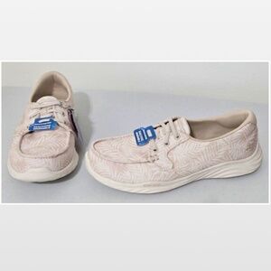 New Skechers Shoes Womens Size 6 Slides Cream White Leaf Print Casual NWT